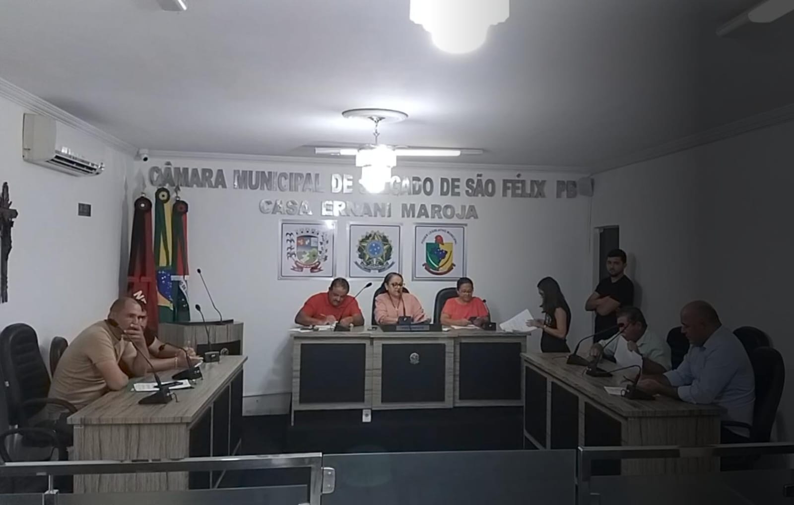 No momento, você está visualizando Câmara Municipal de Salgado de São Félix realiza Sessão Extraordinária para apreciação do Projeto de Lei nº 04/2026